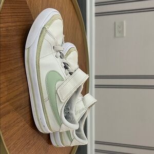 Nike Kids White and Green Sneakers